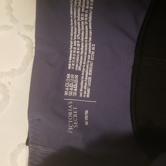 NEVER WORN VS KNOCKOUT LEGGINGS MEDIUM SIZE 10 - Picture 2 of 2